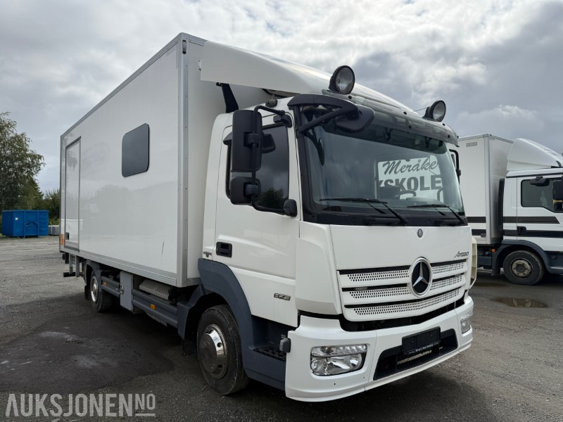 2014 Mercedes-Benz Atego 823L Servicebil - 240 673km - Gemeentelijke machine/ Speciaal: afbeelding 3 2014 Mercedes-Benz Atego 823L Servicebil - 240 673km - Gemeentelijke machine/ Speciaal: afbeelding 3