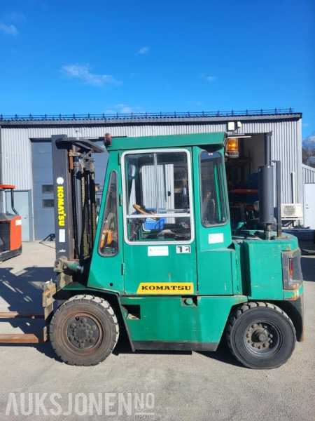 1987 Komatsu FD40ZT-4 TRUCK 4 tonn - Intern transport: afbeelding 1 1987 Komatsu FD40ZT-4 TRUCK 4 tonn - Intern transport: afbeelding 1