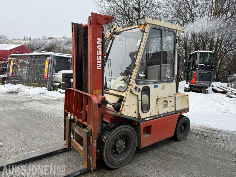 1989 Nissan gaffeltruck - Intern transport: afbeelding 2 1989 Nissan gaffeltruck - Intern transport: afbeelding 2