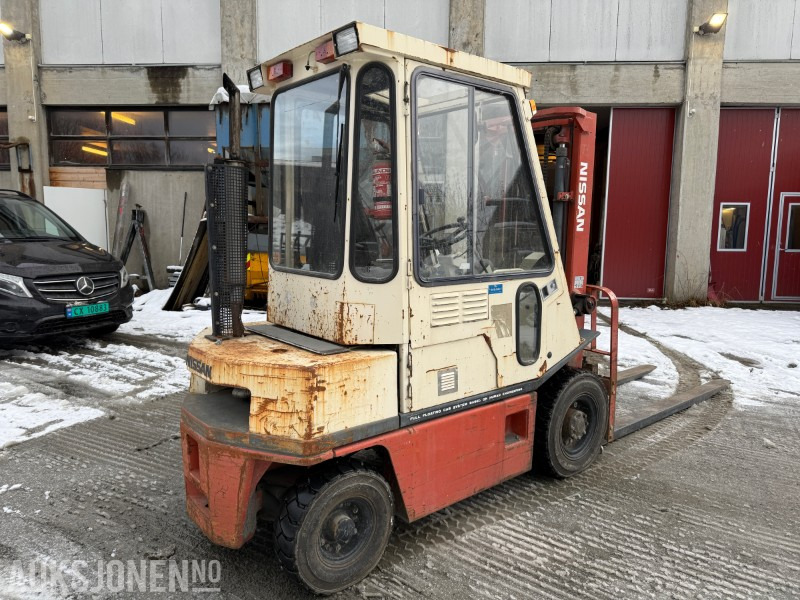1989 Nissan gaffeltruck - Intern transport: afbeelding 4 1989 Nissan gaffeltruck - Intern transport: afbeelding 4