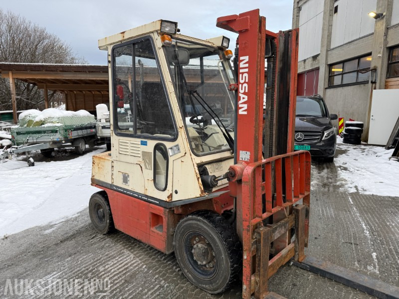 1989 Nissan gaffeltruck - Intern transport: afbeelding 3 1989 Nissan gaffeltruck - Intern transport: afbeelding 3