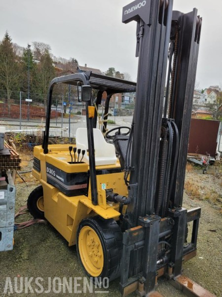 1998 Daewoo D30s truck - mva fri - Intern transport: afbeelding 1 1998 Daewoo D30s truck - mva fri - Intern transport: afbeelding 1