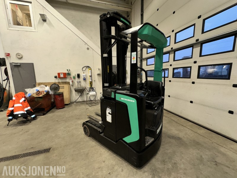 2015 Mitsubishi RB16N2 Elektrisk Reachtruck m/6,3 m løftehøyde/tilt/sideskift/sertifisert, 2301 timer - Intern transport: afbeelding 3 2015 Mitsubishi RB16N2 Elektrisk Reachtruck m/6,3 m løftehøyde/tilt/sideskift/sertifisert, 2301 timer - Intern transport: afbeelding 3