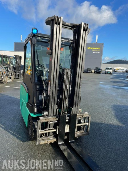 2016 Mitsubishi FB16CPNT elektrisk gaffeltruck - 1,6 Tonn kapasitet - Løftekapasitet 4,7 m. - 3-delt full friløft - Hydraulisk spreder og sideskift - Arbeidstimer 2450. - Intern transport: afbeelding 3 2016 Mitsubishi FB16CPNT elektrisk gaffeltruck - 1,6 Tonn kapasitet - Løftekapasitet 4,7 m. - 3-delt full friløft - Hydraulisk spreder og sideskift - Arbeidstimer 2450. - Intern transport: afbeelding 3