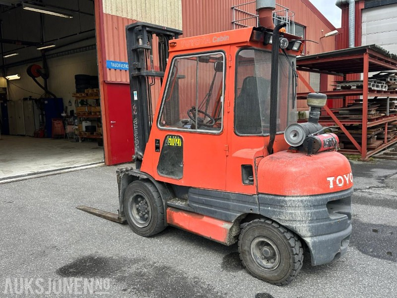 Toyota Gaffeltruck - Intern transport: afbeelding 3 Toyota Gaffeltruck - Intern transport: afbeelding 3