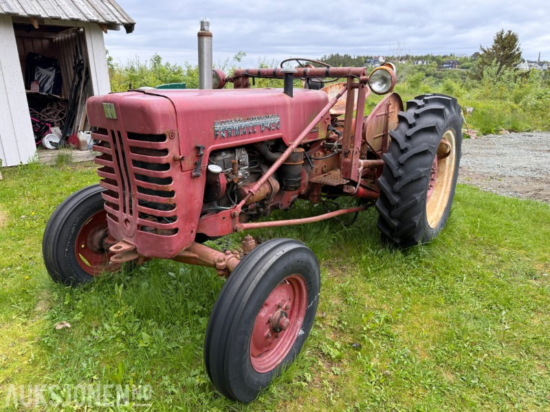 International Harvester Farmall D-430 - Rep objekt - Tractor: afbeelding 1 International Harvester Farmall D-430 - Rep objekt - Tractor: afbeelding 1