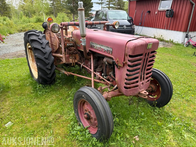 International Harvester Farmall D-430 - Rep objekt - Tractor: afbeelding 2 International Harvester Farmall D-430 - Rep objekt - Tractor: afbeelding 2