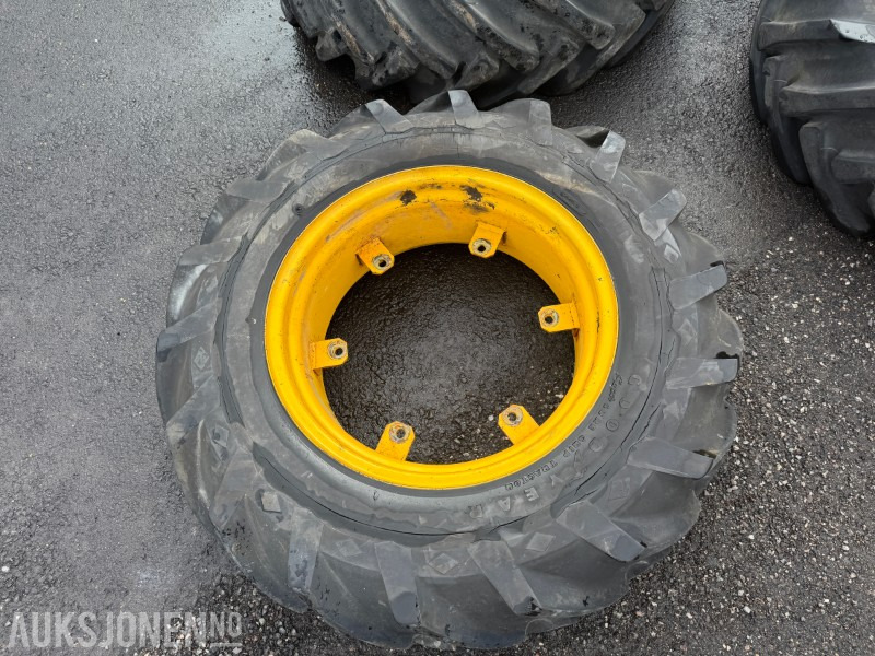 1 GoodYear 12.4-24 traktordekk med felg - Landbouwmachine: afbeelding 2 1 GoodYear 12.4-24 traktordekk med felg - Landbouwmachine: afbeelding 2