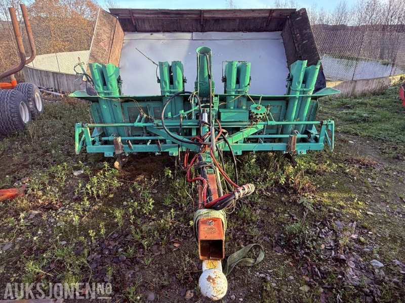 1977 Evensgård Potetsetter - Landbouwmachine: afbeelding 2 1977 Evensgård Potetsetter - Landbouwmachine: afbeelding 2