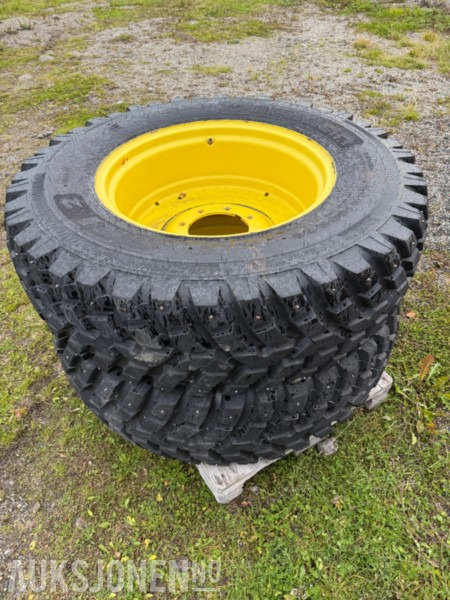 2 STK TRAKTORHJUL NOKIAN TYRES TRI 2 400/80R28 - Landbouwmachine: afbeelding 1 2 STK TRAKTORHJUL NOKIAN TYRES TRI 2 400/80R28 - Landbouwmachine: afbeelding 1