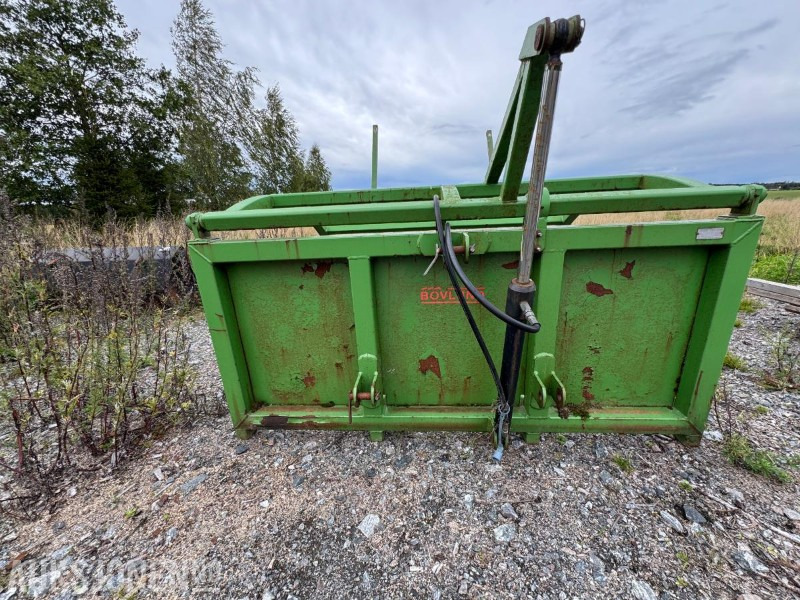 2005 Bøvlund hydraulisk bakskuffe / traktorhenger-svans - Landbouwmachine: afbeelding 1 2005 Bøvlund hydraulisk bakskuffe / traktorhenger-svans - Landbouwmachine: afbeelding 1