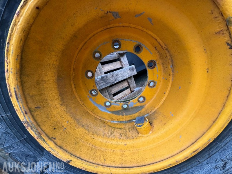 2005 Nokian ELS 600/50 R22.5 – brukt dekk på forsterka felg - Landbouwmachine: afbeelding 2 2005 Nokian ELS 600/50 R22.5 – brukt dekk på forsterka felg - Landbouwmachine: afbeelding 2