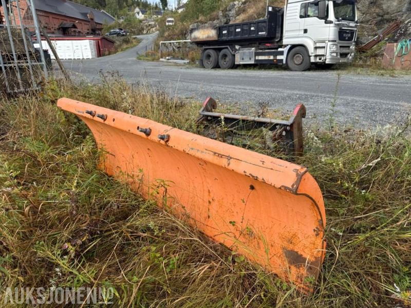 - 2006 Tellefsdal Brøyteskjær 210cm - Landbouwmachine: afbeelding 1 - 2006 Tellefsdal Brøyteskjær 210cm - Landbouwmachine: afbeelding 1