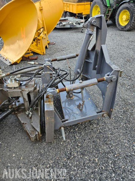 2008 Holms Vikeplog / Snøplog - Type KHV-3.2 - Hydraulisk løft - Bredde 3200 mm - Landbouwmachine: afbeelding 5 2008 Holms Vikeplog / Snøplog - Type KHV-3.2 - Hydraulisk løft - Bredde 3200 mm - Landbouwmachine: afbeelding 5