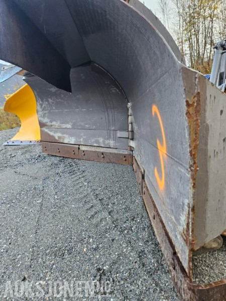 2008 Holms Vikeplog / Snøplog - Type KHV-3.2 - Hydraulisk løft - Bredde 3200 mm - Landbouwmachine: afbeelding 2 2008 Holms Vikeplog / Snøplog - Type KHV-3.2 - Hydraulisk løft - Bredde 3200 mm - Landbouwmachine: afbeelding 2