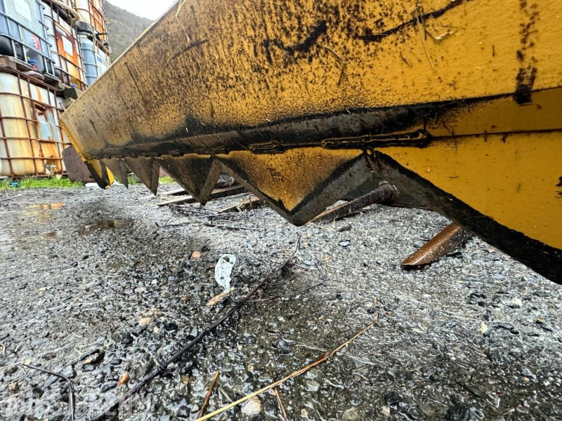 Landbouwmachine 2011 Tanco Rundballedeler I70 - maks rundballe størrelse: B = 1,3 m - Ø 1,35 m: afbeelding 12 Landbouwmachine 2011 Tanco Rundballedeler I70 - maks rundballe størrelse: B = 1,3 m - Ø 1,35 m: afbeelding 12