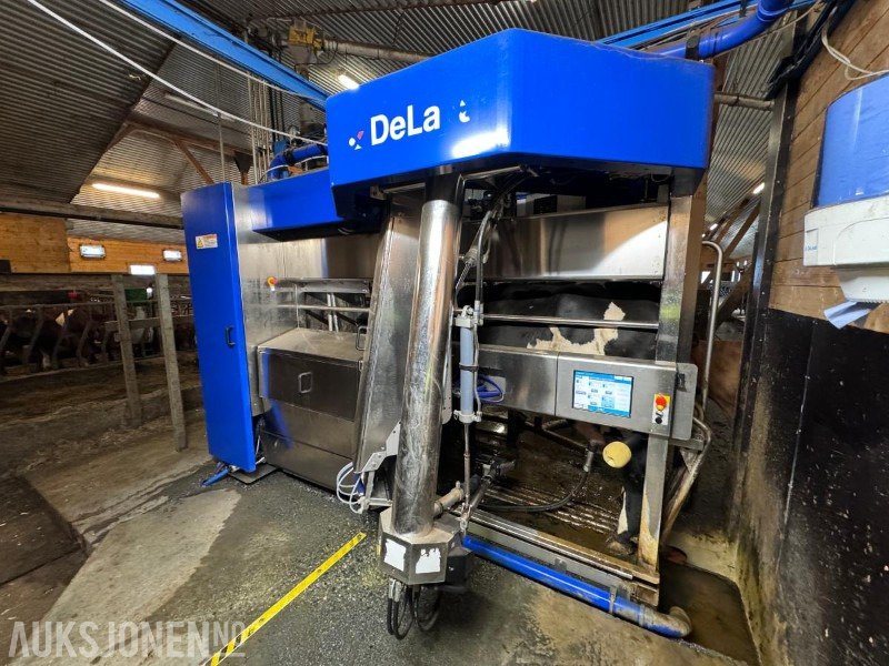 2013 DeLaval VMS melkerobot med 1 kraftfôrstasjon FSC40 - Høyre utgave - Steam - Innredning og grinder foran - Vakuumpumpe - Fortsatt i daglig drift - Landbouwmachine: afbeelding 1 2013 DeLaval VMS melkerobot med 1 kraftfôrstasjon FSC40 - Høyre utgave - Steam - Innredning og grinder foran - Vakuumpumpe - Fortsatt i daglig drift - Landbouwmachine: afbeelding 1