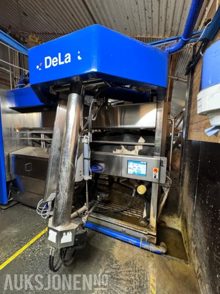 2013 DeLaval VMS melkerobot med 1 kraftfôrstasjon FSC40 - Høyre utgave - Steam - Innredning og grinder foran - Vakuumpumpe - Fortsatt i daglig drift - Landbouwmachine: afbeelding 2 2013 DeLaval VMS melkerobot med 1 kraftfôrstasjon FSC40 - Høyre utgave - Steam - Innredning og grinder foran - Vakuumpumpe - Fortsatt i daglig drift - Landbouwmachine: afbeelding 2