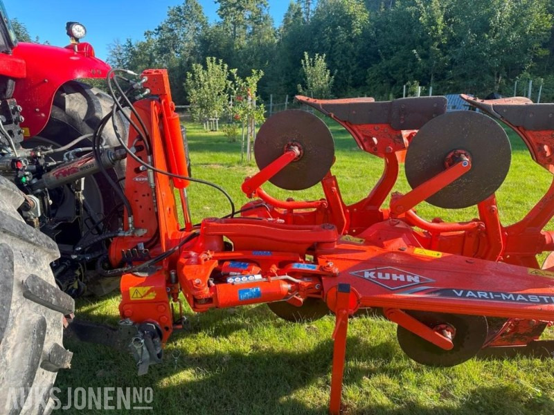 2019 KUHN KUHN VARI-MASTER NSH 4-SKJÆRS VENDEPLOG - Landbouwmachine: afbeelding 2 2019 KUHN KUHN VARI-MASTER NSH 4-SKJÆRS VENDEPLOG - Landbouwmachine: afbeelding 2