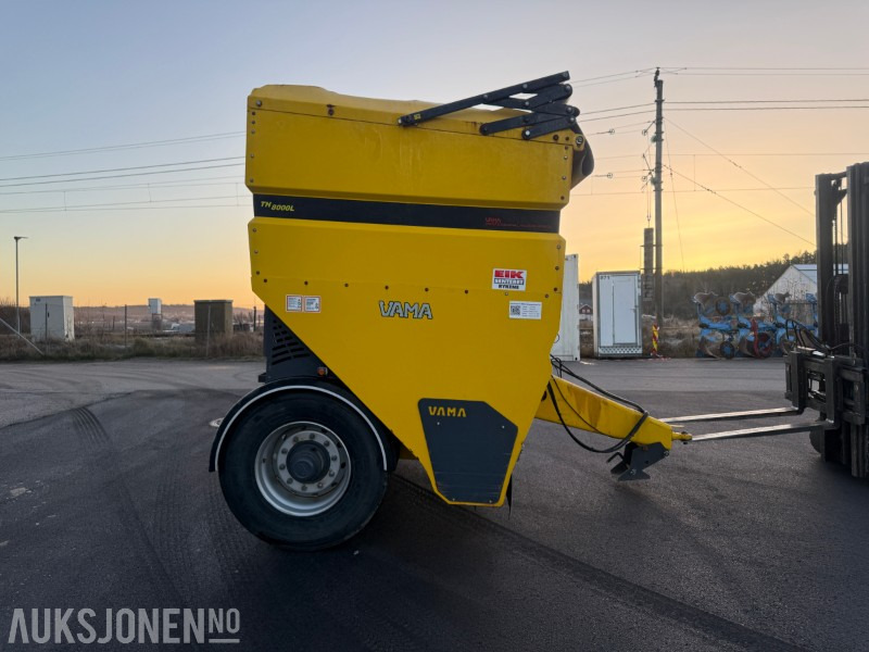 2022 Vama TH-8000L Strøvogn - Levert ny høsten 2023 – Meget pen og lite brukt - Landbouwmachine: afbeelding 2 2022 Vama TH-8000L Strøvogn - Levert ny høsten 2023 – Meget pen og lite brukt - Landbouwmachine: afbeelding 2