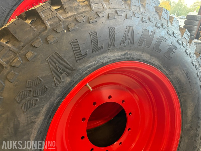 4 stk. Alliance Multiuse 551 – 2 komplette hjulsett med felg (540/80R38 og 440/80R28) - Landbouwmachine: afbeelding 3 4 stk. Alliance Multiuse 551 – 2 komplette hjulsett med felg (540/80R38 og 440/80R28) - Landbouwmachine: afbeelding 3