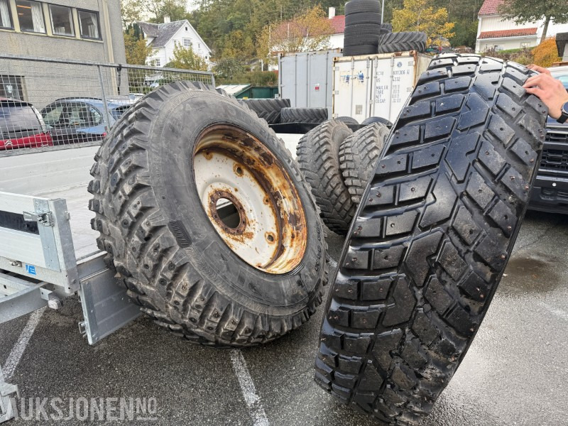 4 stk. Nokian TRI 2 – vinterhjul med felg (480/80R38 + 440/80R24) - Landbouwmachine: afbeelding 2 4 stk. Nokian TRI 2 – vinterhjul med felg (480/80R38 + 440/80R24) - Landbouwmachine: afbeelding 2