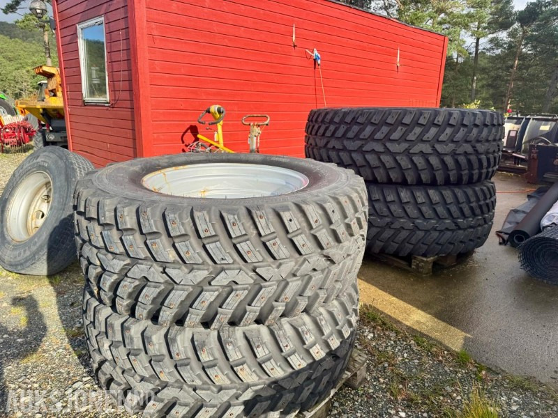 4 stk Nokian Traktordekk - Landbouwmachine: afbeelding 1 4 stk Nokian Traktordekk - Landbouwmachine: afbeelding 1