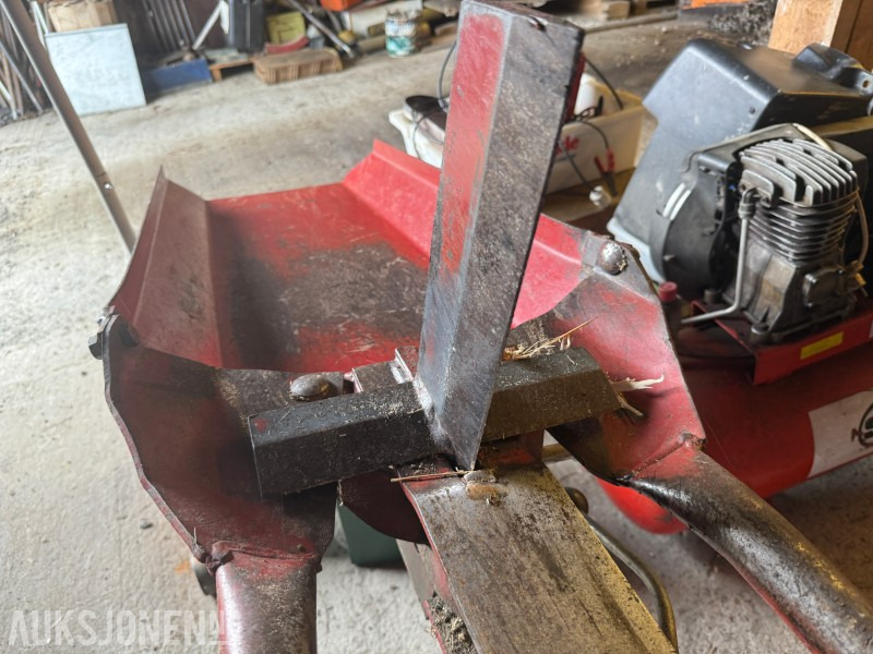 Dalen 1252 E Hydraulisk Vedkløyver - MVA Fri!! - Landbouwmachine: afbeelding 4 Dalen 1252 E Hydraulisk Vedkløyver - MVA Fri!! - Landbouwmachine: afbeelding 4