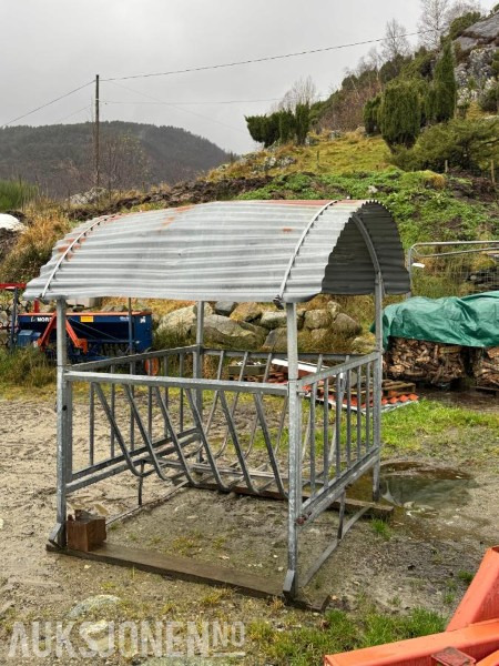 Felleskjøpet - Forhekk med Tak til Småfe - Landbouwmachine: afbeelding 2 Felleskjøpet - Forhekk med Tak til Småfe - Landbouwmachine: afbeelding 2