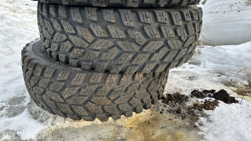 Landbouwmachine Nokian Hakkapeliitta Tri piggdekk med felg til Deutz traktor: afbeelding 1