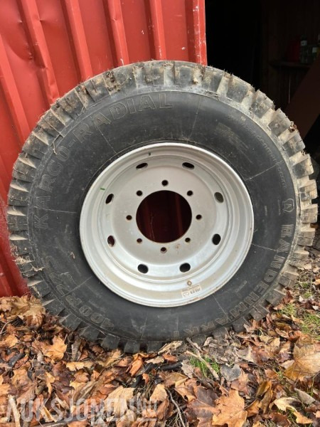 Ubrukt dekk med felg 400R 22,5 - 22,5x11,75 - Landbouwmachine: afbeelding 1 Ubrukt dekk med felg 400R 22,5 - 22,5x11,75 - Landbouwmachine: afbeelding 1