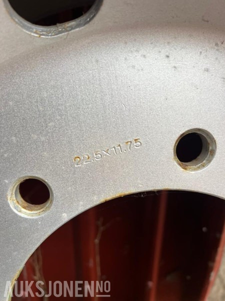 Ubrukt dekk med felg 400R 22,5 - 22,5x11,75 - Landbouwmachine: afbeelding 5 Ubrukt dekk med felg 400R 22,5 - 22,5x11,75 - Landbouwmachine: afbeelding 5