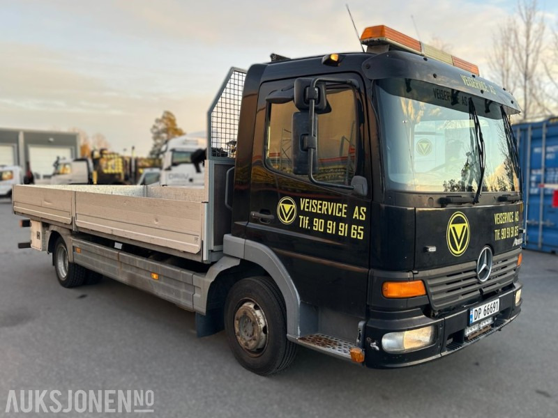 Mercedes-Benz Atego 818/42 – 2005-modell – 7,5 tonn planbil – Kjørbar, men EU utløpt - Vrachtwagen met open laadbak: afbeelding 3 Mercedes-Benz Atego 818/42 – 2005-modell – 7,5 tonn planbil – Kjørbar, men EU utløpt - Vrachtwagen met open laadbak: afbeelding 3