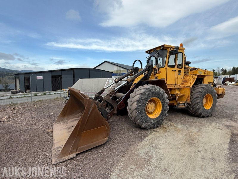Volvo L120 Hjullaster - 4x4 - Gjerstad 2900L skuff - Nylig byttet dekk - Vekt montert - Wiellader: afbeelding 1 Volvo L120 Hjullaster - 4x4 - Gjerstad 2900L skuff - Nylig byttet dekk - Vekt montert - Wiellader: afbeelding 1