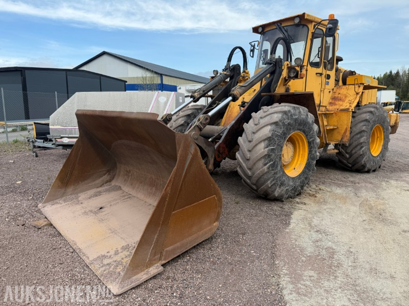 Volvo L120 Hjullaster - 4x4 - Gjerstad 2900L skuff - Nylig byttet dekk - Vekt montert - Wiellader: afbeelding 2 Volvo L120 Hjullaster - 4x4 - Gjerstad 2900L skuff - Nylig byttet dekk - Vekt montert - Wiellader: afbeelding 2