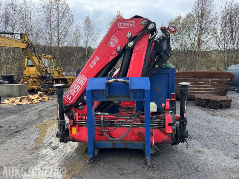 2008 CMT krokflak med karmer og Fassi F215 kran - Vrachtwagen: afbeelding 2 2008 CMT krokflak med karmer og Fassi F215 kran - Vrachtwagen: afbeelding 2