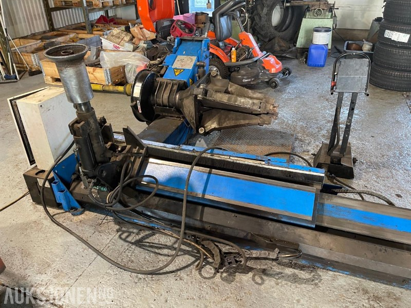 2014 Hofmann Monty 5800 WL Dekkomlegger - Vrachtwagen: afbeelding 4 2014 Hofmann Monty 5800 WL Dekkomlegger - Vrachtwagen: afbeelding 4
