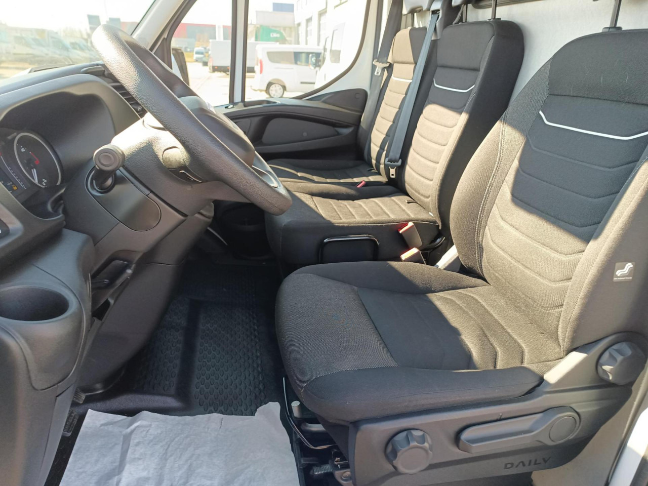 Gesloten bestelwagen IVECO Daily 35S16A8V 12m3: afbeelding 15