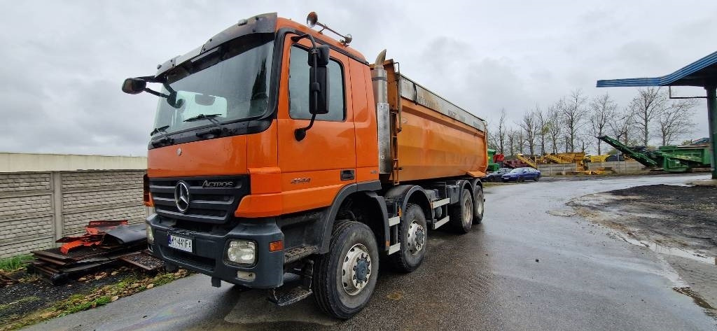 Mercedes-Benz Actros 4144 - Kipper vrachtwagen: afbeelding 2 Mercedes-Benz Actros 4144 - Kipper vrachtwagen: afbeelding 2