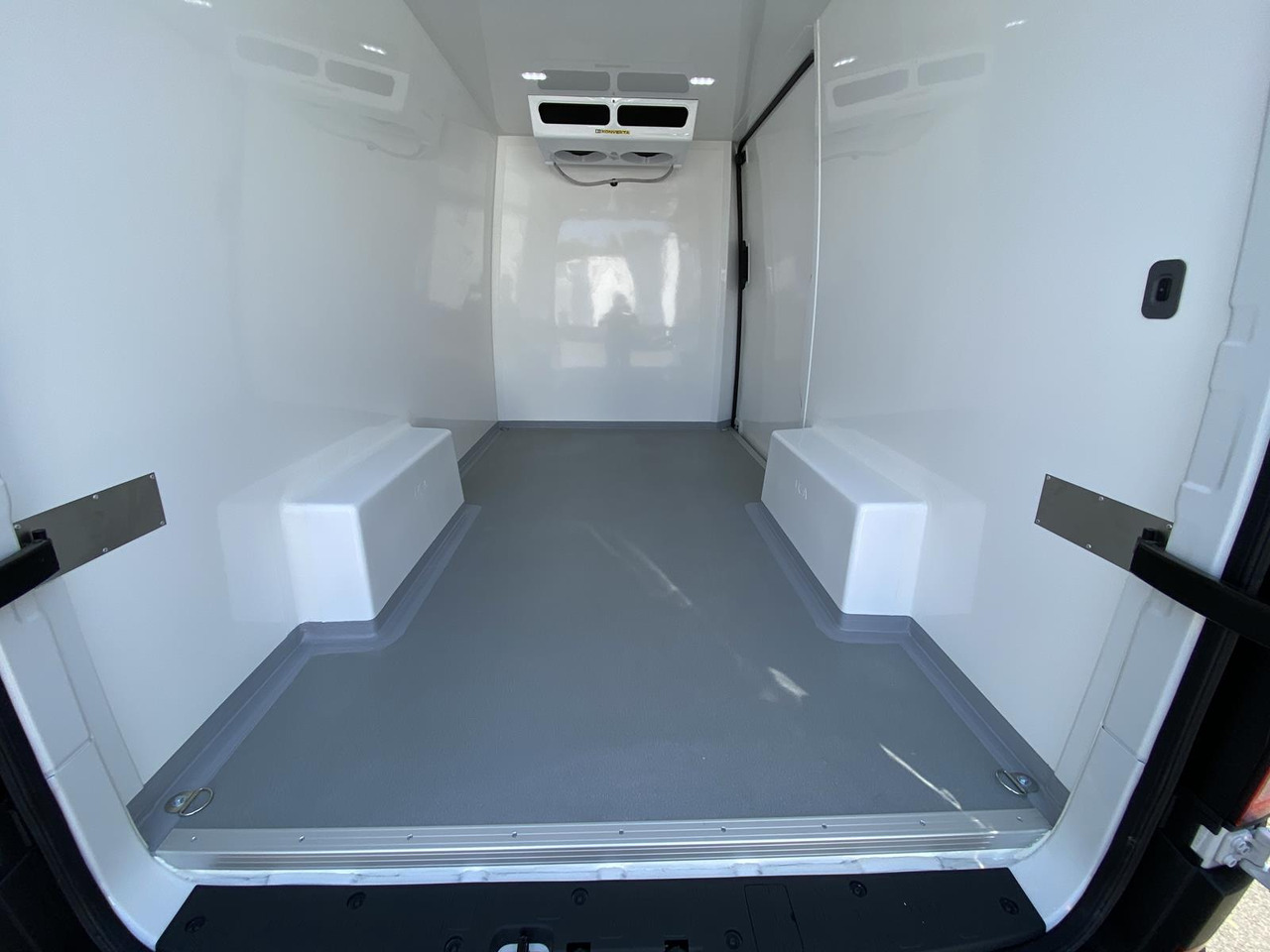 MAN TGE 3.140 L3H3 140PS RS3640mm/ FRISCHDIENST BIS 0 + KONVEKTA UNDERMODE - Koelwagen: afbeelding 5 MAN TGE 3.140 L3H3 140PS RS3640mm/ FRISCHDIENST BIS 0 + KONVEKTA UNDERMODE - Koelwagen: afbeelding 5