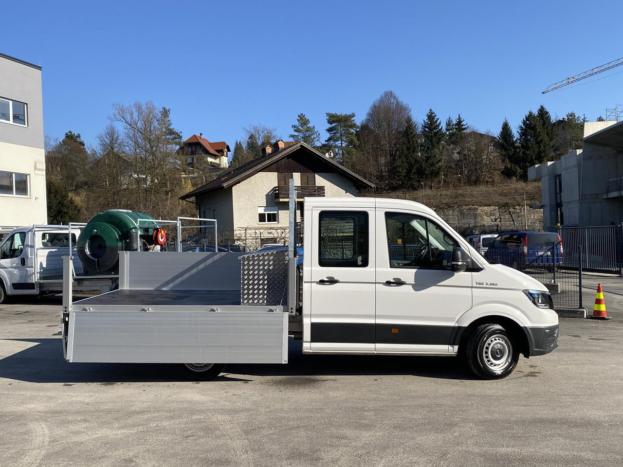 MAN TGE 3.180 DOKA 1+6 3640MM | OFFENE PRITSCHE + ALU KOFFER AUF DER PRITSCHE - Bestelwagen open laadbak: afbeelding 3 MAN TGE 3.180 DOKA 1+6 3640MM | OFFENE PRITSCHE + ALU KOFFER AUF DER PRITSCHE - Bestelwagen open laadbak: afbeelding 3