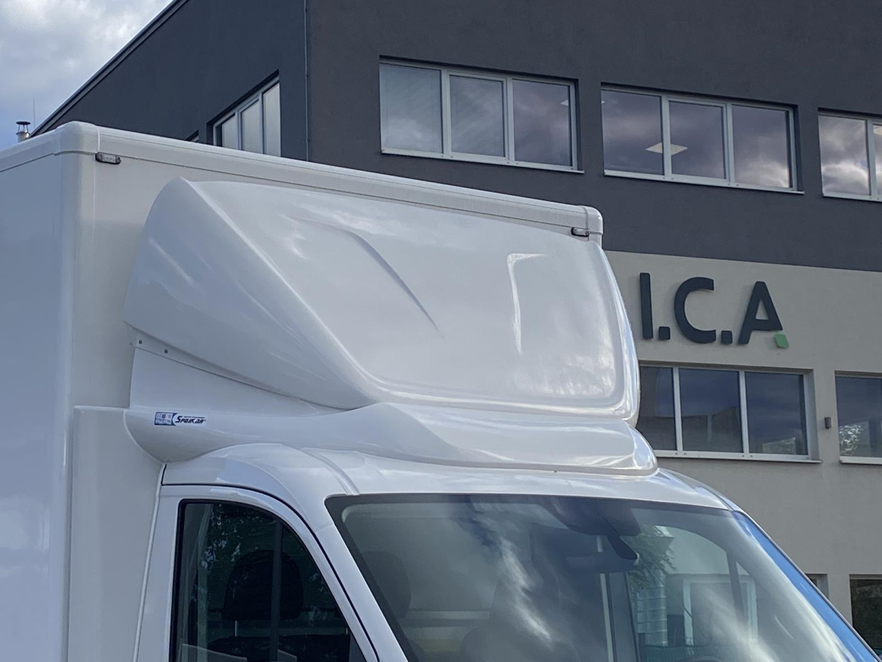 MAN TGE 3.180 RS4490 1+2, 180PS, 2.0L | ALU-BOX 4200mm + LADERAMPE - Bestelwagen gesloten laadbak: afbeelding 4 MAN TGE 3.180 RS4490 1+2, 180PS, 2.0L | ALU-BOX 4200mm + LADERAMPE - Bestelwagen gesloten laadbak: afbeelding 4