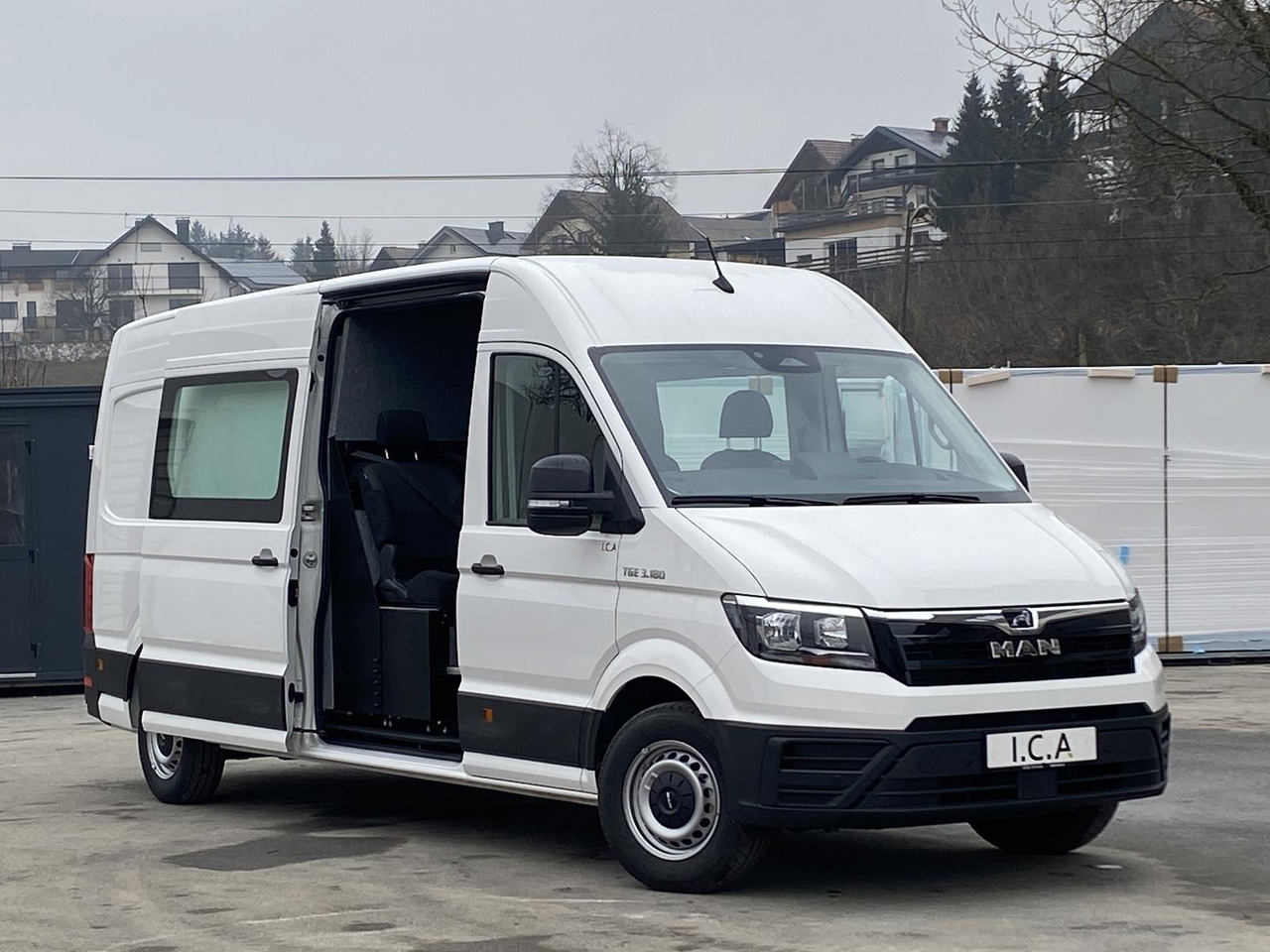 MAN TGE L4H3 180KM | SITZBANK ZWEITE REIHE + FLEXMO EINRICHTUNG - Personenvervoer: afbeelding 4 MAN TGE L4H3 180KM | SITZBANK ZWEITE REIHE + FLEXMO EINRICHTUNG - Personenvervoer: afbeelding 4