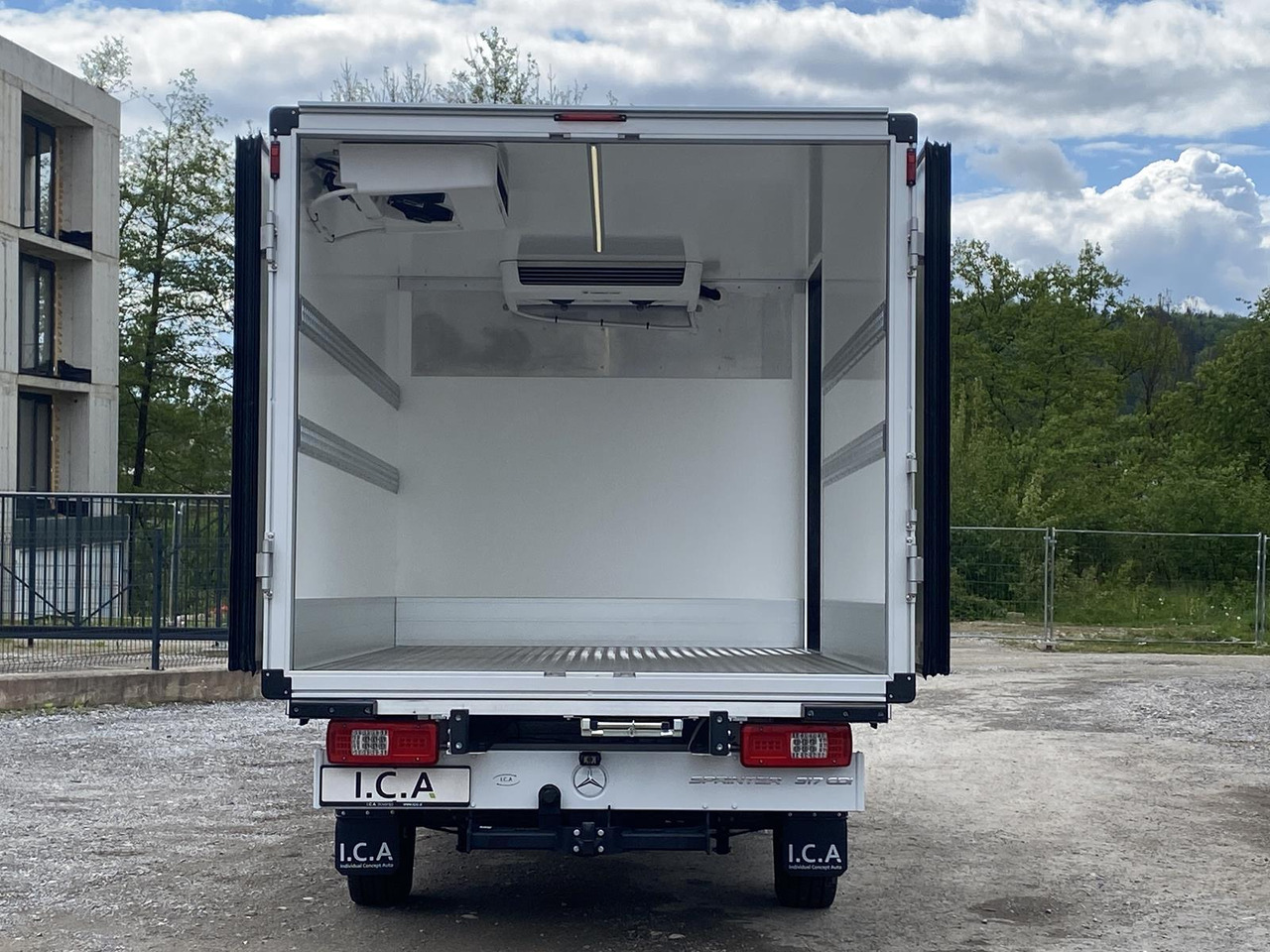 MERCEDES BENZ SPRINTER 317 CDI | DOPPELREGIME TIEFKÜHLKOFFER + BACKSLEEPER - Koelwagen: afbeelding 1 MERCEDES BENZ SPRINTER 317 CDI | DOPPELREGIME TIEFKÜHLKOFFER + BACKSLEEPER - Koelwagen: afbeelding 1