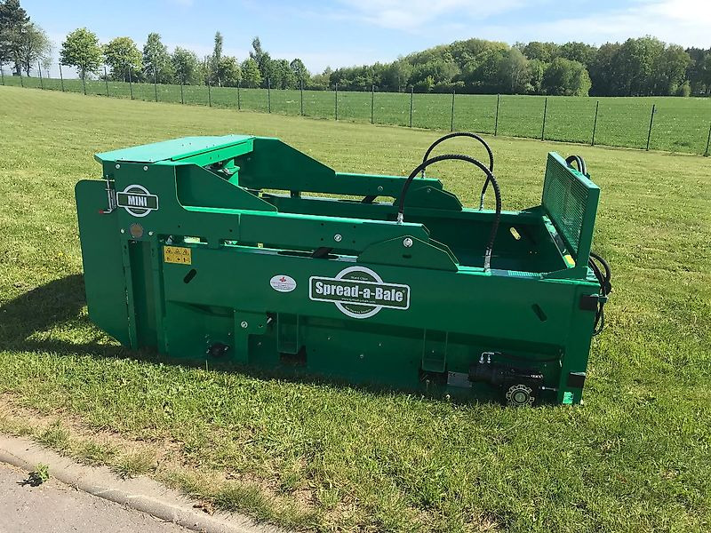 Spread-a-Bale MINI GREEN - 2VR-100 - Veeteelt materiaal: afbeelding 1 Spread-a-Bale MINI GREEN - 2VR-100 - Veeteelt materiaal: afbeelding 1