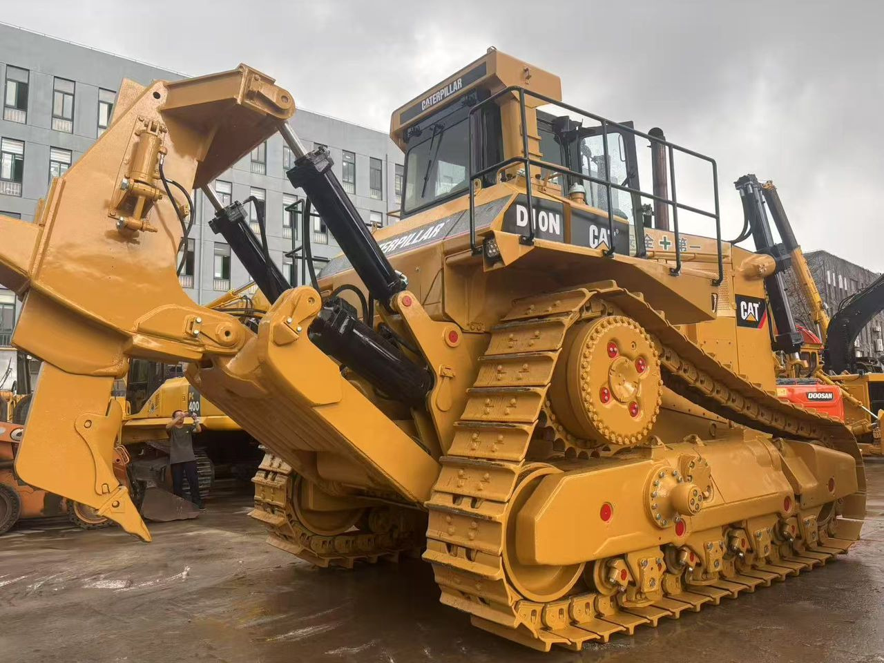 Caterpillar CAT D10N D9R D8R D8T D7R D7G D6G D6H Secondhand Used Dozers Bulldozer on Sale - Bulldozer: afbeelding 1 Caterpillar CAT D10N D9R D8R D8T D7R D7G D6G D6H Secondhand Used Dozers Bulldozer on Sale - Bulldozer: afbeelding 1