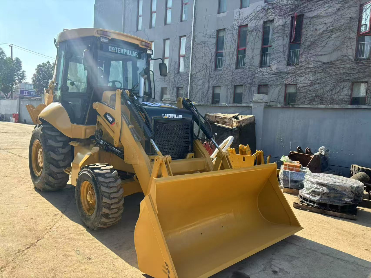 Caterpillar New Or Used CAT 420 Backhoe Loader CAT 420 420F JCB 3CX 4CX Backhoe Loaders in Good Quality - Graaflaadmachine: afbeelding 4 Caterpillar New Or Used CAT 420 Backhoe Loader CAT 420 420F JCB 3CX 4CX Backhoe Loaders in Good Quality - Graaflaadmachine: afbeelding 4