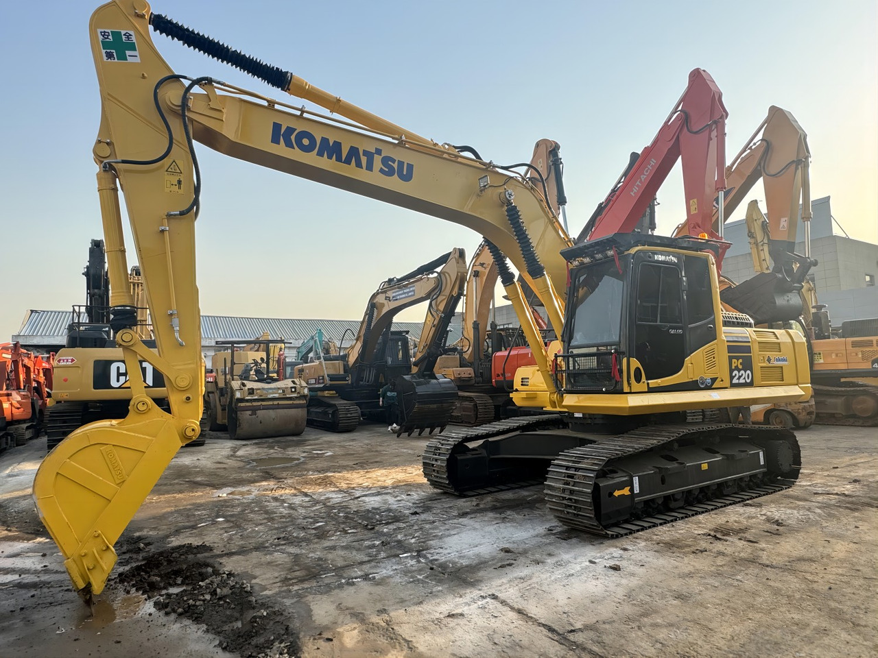 Komatsu PC220 PC210 PC200 Komatsu Crawler Hight Quality Used Excavator - Rupsgraafmachine: afbeelding 5 Komatsu PC220 PC210 PC200 Komatsu Crawler Hight Quality Used Excavator - Rupsgraafmachine: afbeelding 5