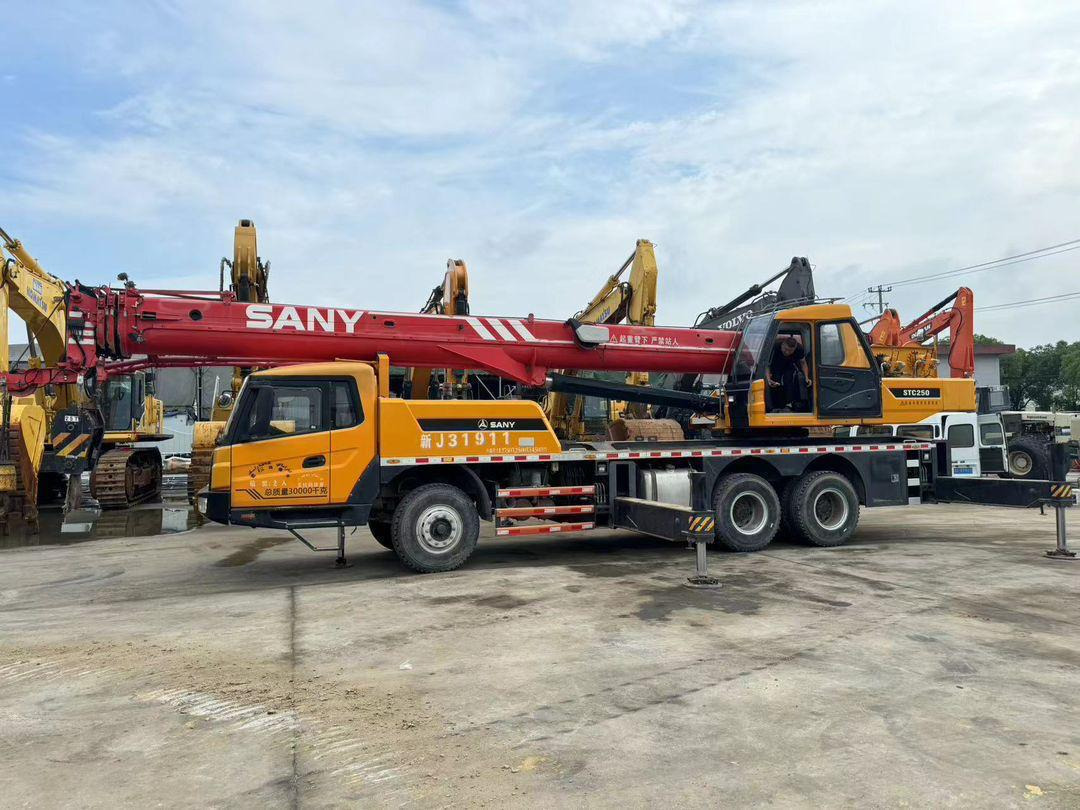 SANY STC250 25 Ton Truck Crane XCMG ZOOMLION TADANO KOBELCO 25T 50T 80T 100T 120T 200T 220T 240T 300T Crane for Sale - Mobiele kraan: afbeelding 2 SANY STC250 25 Ton Truck Crane XCMG ZOOMLION TADANO KOBELCO 25T 50T 80T 100T 120T 200T 220T 240T 300T Crane for Sale - Mobiele kraan: afbeelding 2