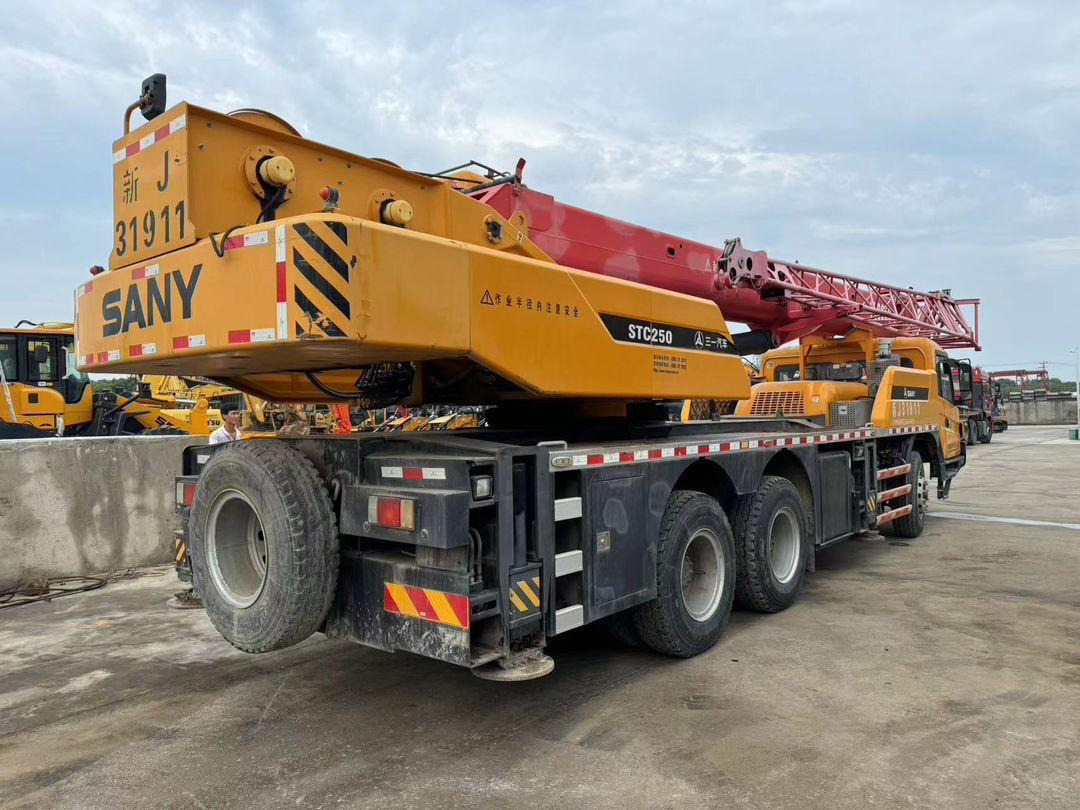 Sany 25 Ton Used Truck Crane 50 Ton 70 Ton 80 Ton 100 Ton 120 Ton 200 Ton 220Ton 240 Ton 300 Ton XCMG Zoomlion Liebherr Tadano Truck Crane - Mobiele kraan: afbeelding 1 Sany 25 Ton Used Truck Crane 50 Ton 70 Ton 80 Ton 100 Ton 120 Ton 200 Ton 220Ton 240 Ton 300 Ton XCMG Zoomlion Liebherr Tadano Truck Crane - Mobiele kraan: afbeelding 1